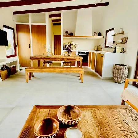 فيلة Salinas Natural Park *