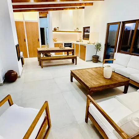 فيلة Salinas Natural Park *