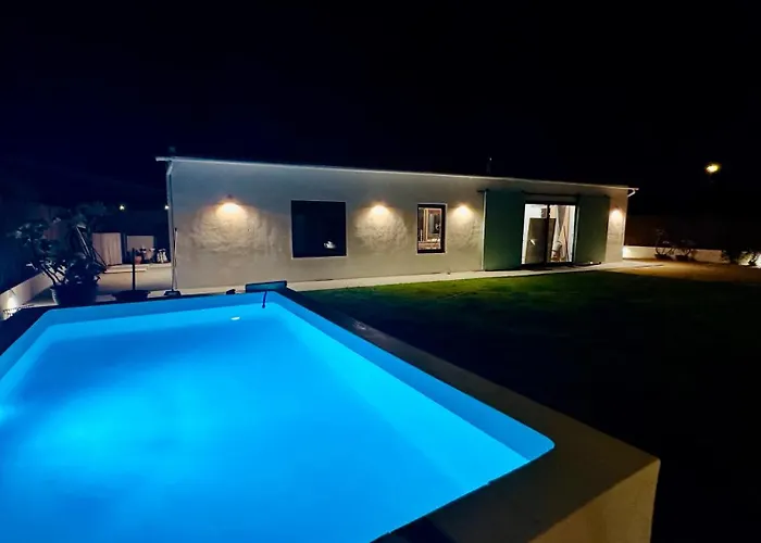 فيلة Salinas Natural Park *